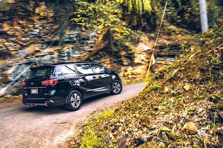 告別寒冷的冬天，現在TG開著BMW X5、Volvo V90 Cross Country和Kia Grand Carnival三輛大車帶大家走走健康行程。