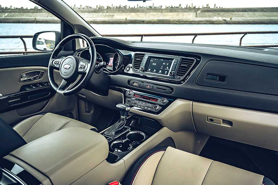 告別寒冷的冬天，現在TG開著BMW X5、Volvo V90 Cross Country和Kia Grand Carnival三輛大車帶大家走走健康行程。