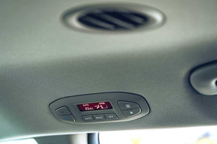 告別寒冷的冬天，現在TG開著BMW X5、Volvo V90 Cross Country和Kia Grand Carnival三輛大車帶大家走走健康行程。