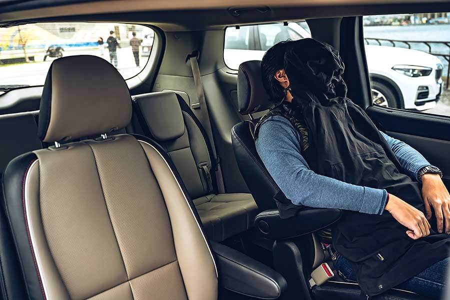 告別寒冷的冬天，現在TG開著BMW X5、Volvo V90 Cross Country和Kia Grand Carnival三輛大車帶大家走走健康行程。