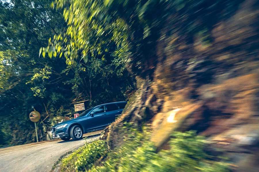 告別寒冷的冬天，現在TG開著BMW X5、Volvo V90 Cross Country和Kia Grand Carnival三輛大車帶大家走走健康行程。