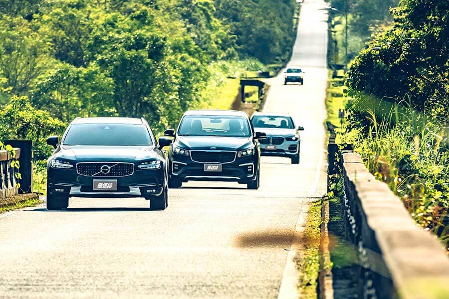 告別寒冷的冬天，現在TG開著BMW X5、Volvo V90 Cross Country和Kia Grand Carnival三輛大車帶大家走走健康行程。