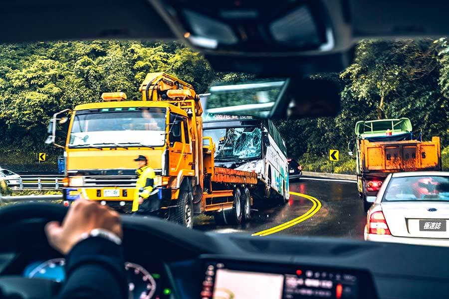 告別寒冷的冬天，現在TG開著BMW X5、Volvo V90 Cross Country和Kia Grand Carnival三輛大車帶大家走走健康行程。