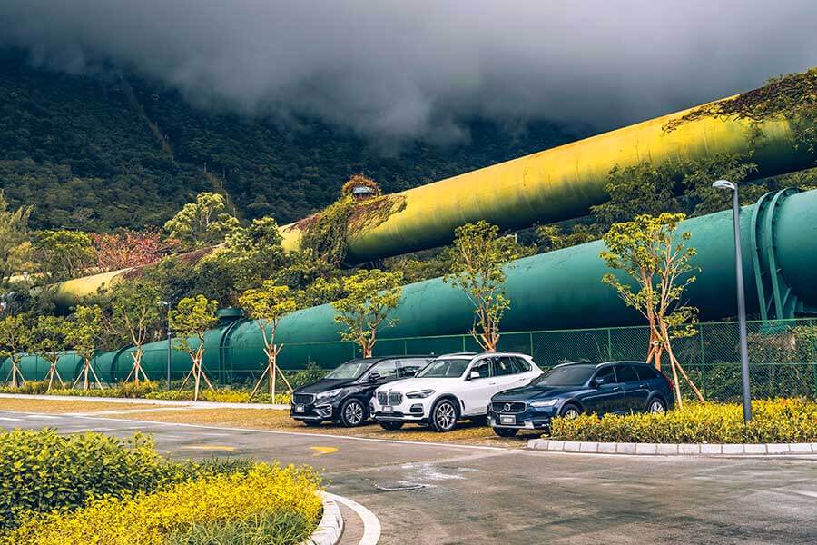 告別寒冷的冬天，現在TG開著BMW X5、Volvo V90 Cross Country和Kia Grand Carnival三輛大車帶大家走走健康行程。