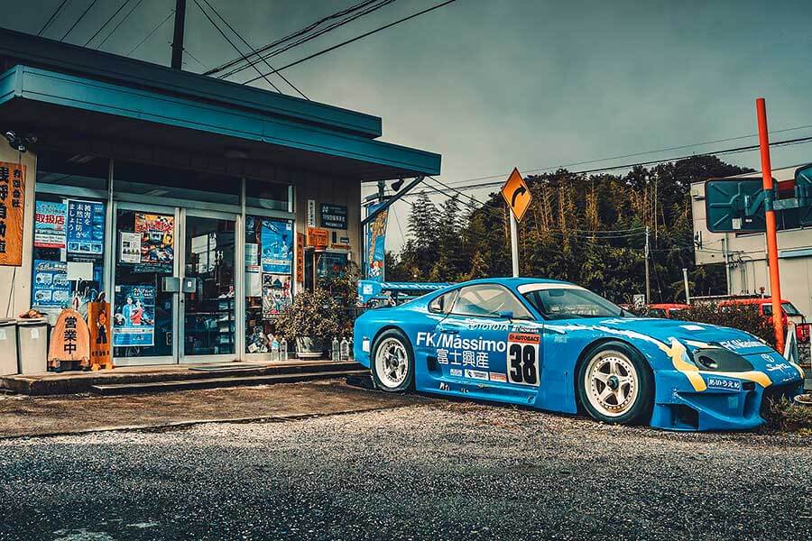 深深一鞠躬,我們在日本某個角落找到傳奇真織的安息地。