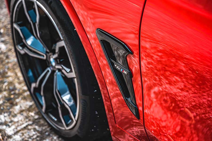 不管怎麼看，人們都會覺得它就是休旅車，但開過就知道，BMW X4 M Competition其實是腿長了點的跑房車。