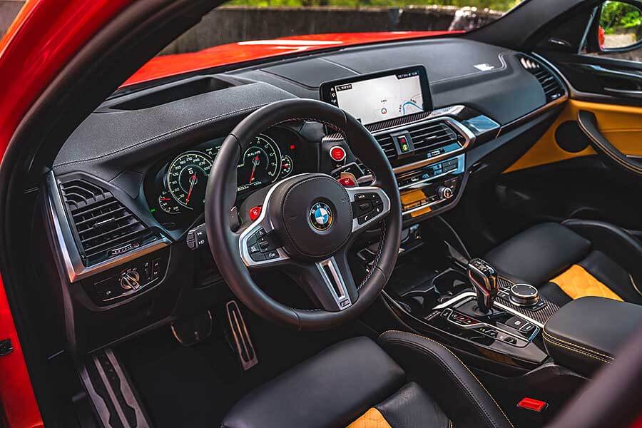 不管怎麼看，人們都會覺得它就是休旅車，但開過就知道，BMW X4 M Competition其實是腿長了點的跑房車。