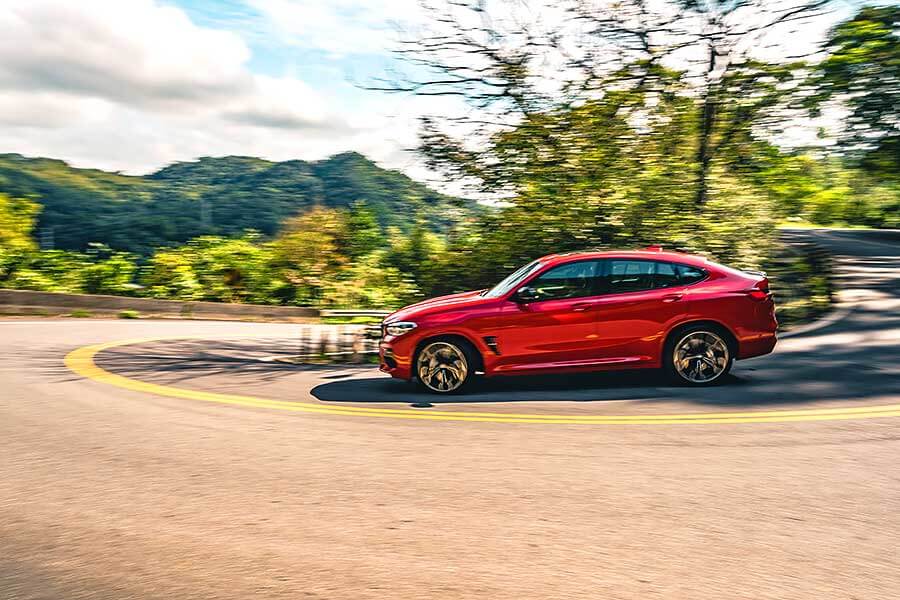 不管怎麼看，人們都會覺得它就是休旅車，但開過就知道，BMW X4 M Competition其實是腿長了點的跑房車。