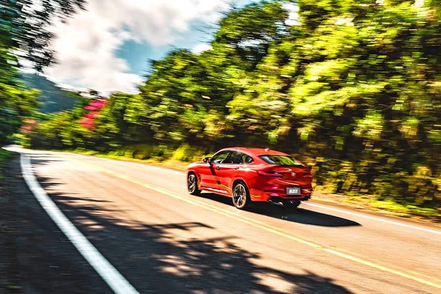不管怎麼看，人們都會覺得它就是休旅車，但開過就知道，BMW X4 M Competition其實是腿長了點的跑房車。