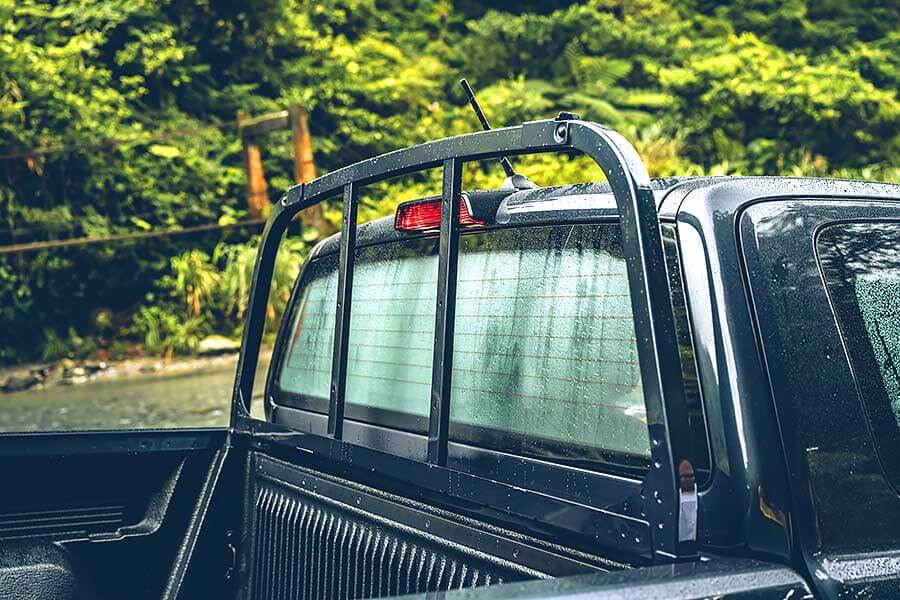 XLT-13 百萬能得一輛上山下海的工作伴侶,更別說還有型到爆表的對開門設計,可知道這在勞斯萊斯上要價多少唄。