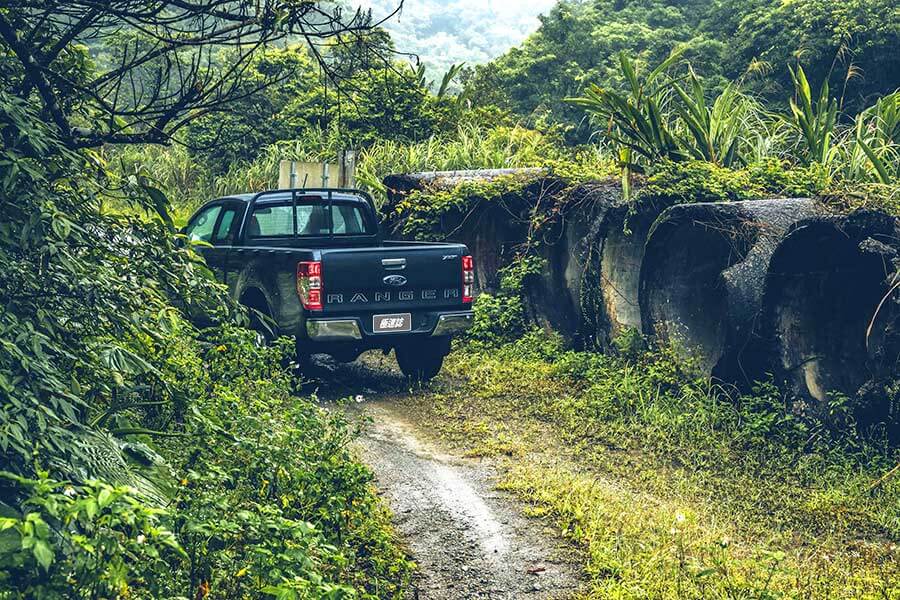 百萬能得一輛上山下海的工作伴侶,更別說還有型到爆表的對開門設計,可知道這在勞斯萊斯上要價多少唄。