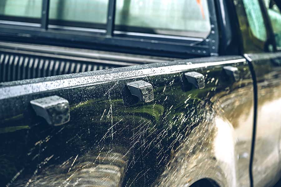 XLT-6 百萬能得一輛上山下海的工作伴侶,更別說還有型到爆表的對開門設計,可知道這在勞斯萊斯上要價多少唄。