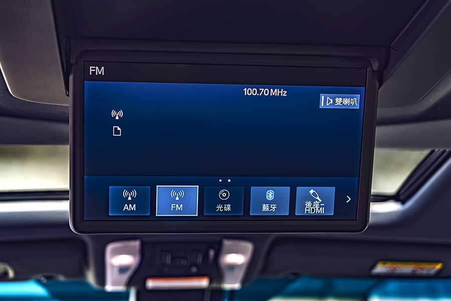 有一說，司機是老闆們最親近的部屬，那麼提供他們一個安全的工作環境Toyota Alphard也是保障自己的安全。