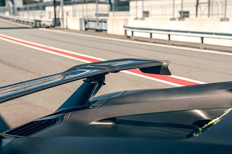 chironpursport-16 在家悶了許久,最好的解悶方式就是開著Bugatti Chiron Pur Sport使盡全力衝一回。