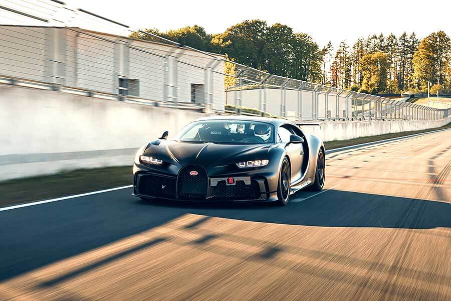 chironpursport-6 在家悶了許久,最好的解悶方式就是開著Bugatti Chiron Pur Sport使盡全力衝一回。