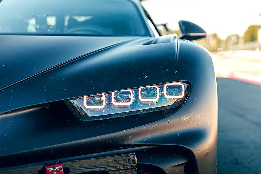 chironpursport-8 在家悶了許久,最好的解悶方式就是開著Bugatti Chiron Pur Sport使盡全力衝一回。