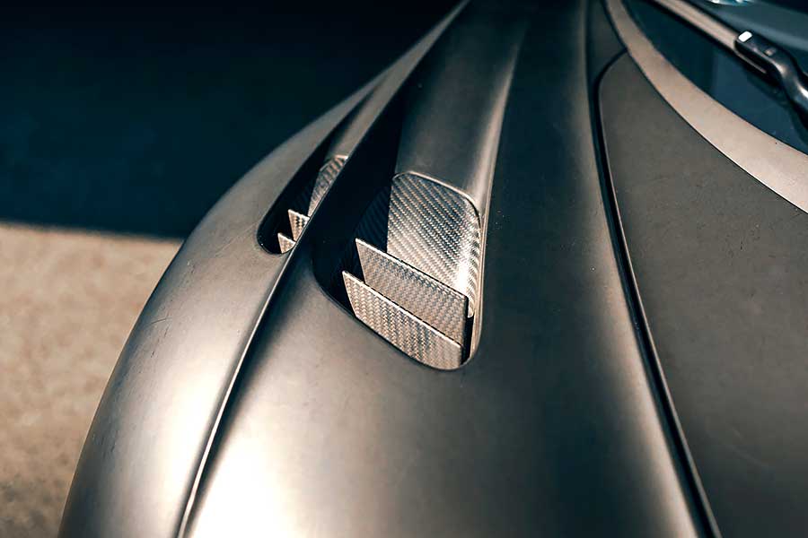 chironpursport-9 在家悶了許久,最好的解悶方式就是開著Bugatti Chiron Pur Sport使盡全力衝一回。