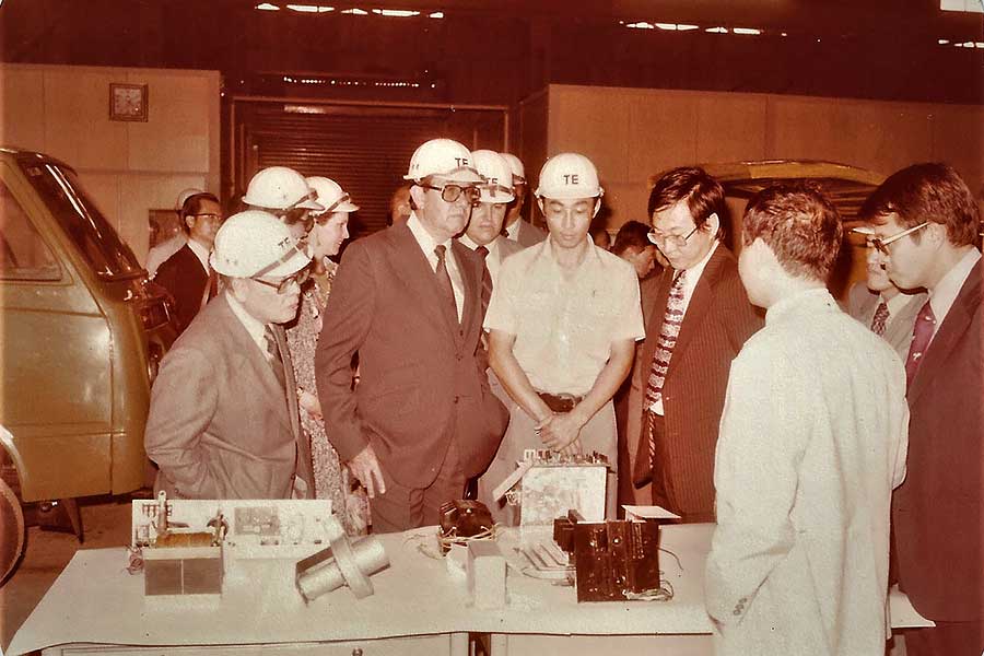 時間也許會帶走一切,我們能做的就是努力找回過去那值得驕傲的一點一滴…..。