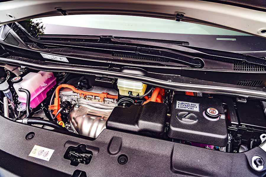 Lexus LM300h讓舒適、大空間與高質感得以兼容並蓄,再普通不過的話套用在廂車身上,產生的反應便全然不同……。