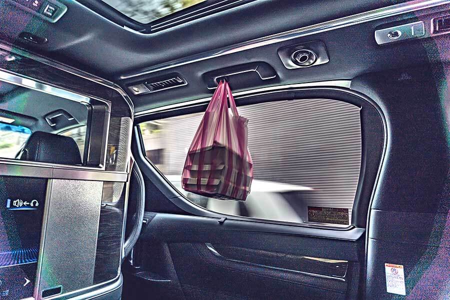 既然Lexus LM300h湊巧遇上了BMW 740Li,不如就……。