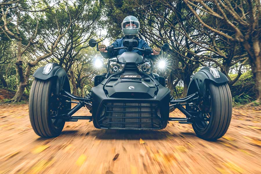 想要高調嘛?那你真的不能錯過Can-Am Ryker 900這輛擁有千萬跑車吸晴程度的三輪車。