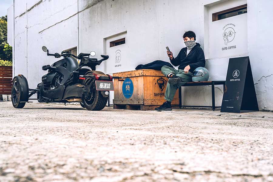 想要高調嘛?那你真的不能錯過Can-Am Ryker 900這輛擁有千萬跑車吸晴程度的三輪車。