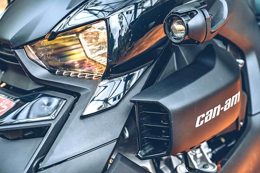 ryker-5 想要高調嘛?那你真的不能錯過Can-Am Ryker 900這輛擁有千萬跑車吸晴程度的三輪車。