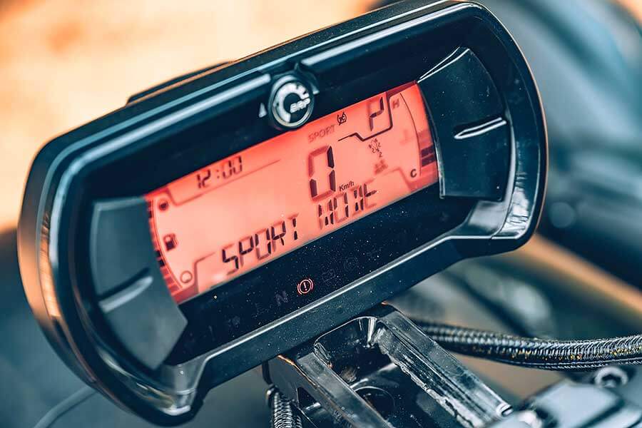 ryker-6 想要高調嘛?那你真的不能錯過Can-Am Ryker 900這輛擁有千萬跑車吸晴程度的三輪車。