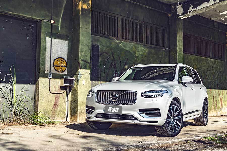 能文能武的Volvo XC90 T8雖不善於山道逞兇鬥狠,但惹上此物恐怕也難以討出魔掌。