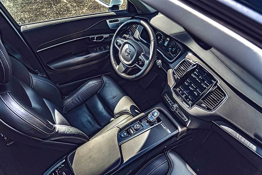 xc90t8-5 能文能武的Volvo XC90 T8雖不善於山道逞兇鬥狠,但惹上此物恐怕也難以討出魔掌。