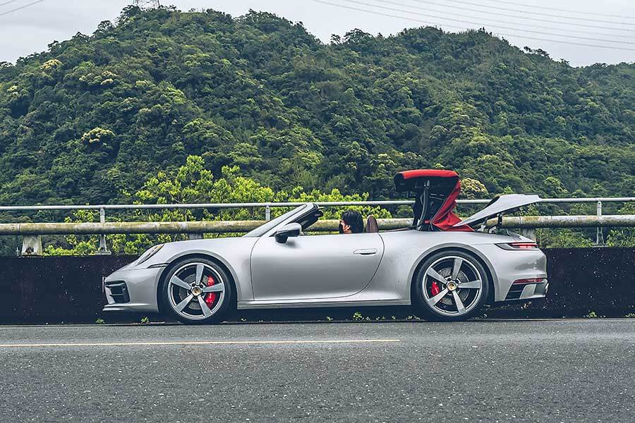 911cabriolet-12 今天,就開著到Porsche 911 Carrera S Cabriolet處逛逛吧。