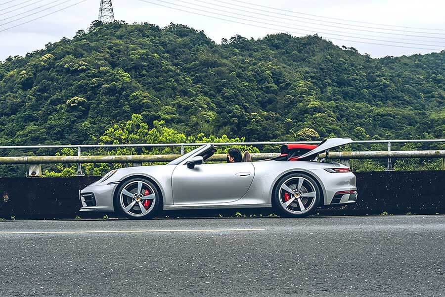 911cabriolet-13 今天,就開著到Porsche 911 Carrera S Cabriolet處逛逛吧。