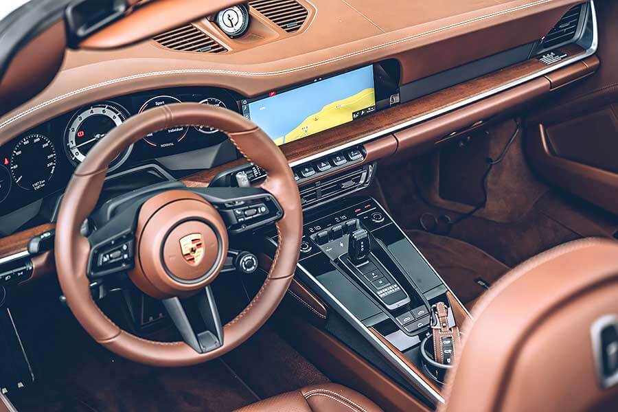 911cabriolet-17 今天,就開著到Porsche 911 Carrera S Cabriolet處逛逛吧。