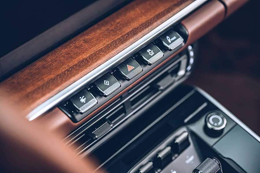 911cabriolet-20 今天,就開著到Porsche 911 Carrera S Cabriolet處逛逛吧。