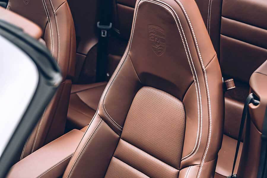 911cabriolet-26 今天,就開著到Porsche 911 Carrera S Cabriolet處逛逛吧。