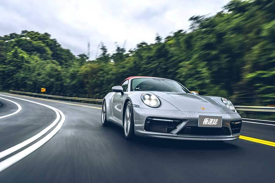 今天，就開著到Porsche 911 Carrera S Cabriolet處逛逛吧。