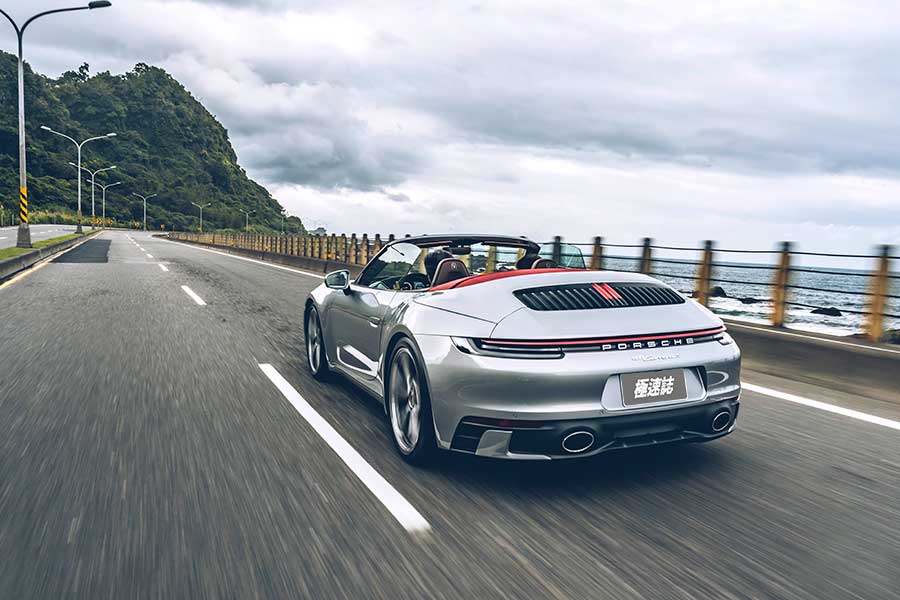 911cabriolet-34 今天,就開著到Porsche 911 Carrera S Cabriolet處逛逛吧。