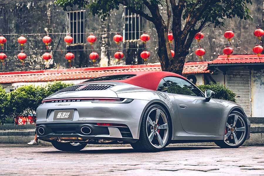 911cabriolet-7 今天,就開著到Porsche 911 Carrera S Cabriolet處逛逛吧。