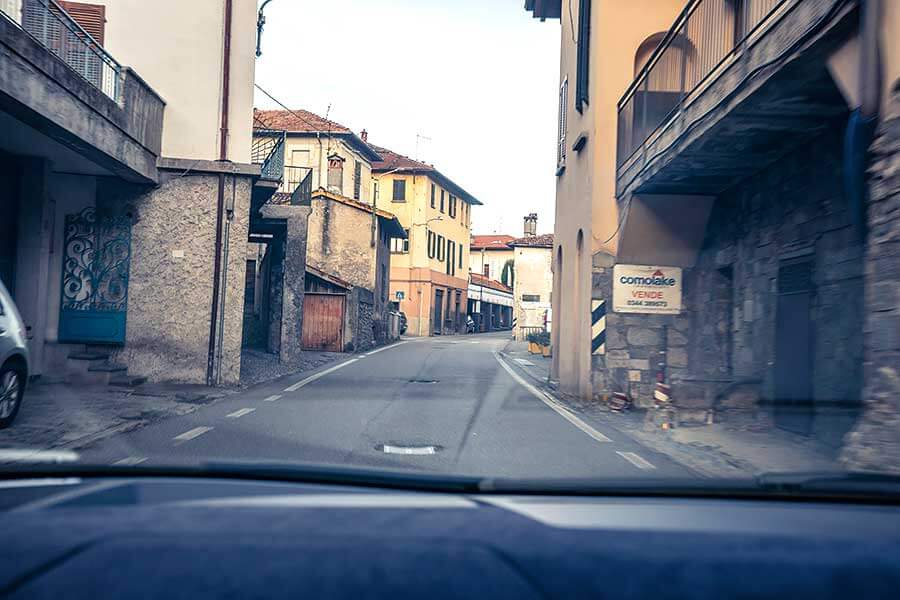 當藍寶送上門拜託你駕駛他們的Aventador絕響去英國,你當然會選一條漫長歸途。