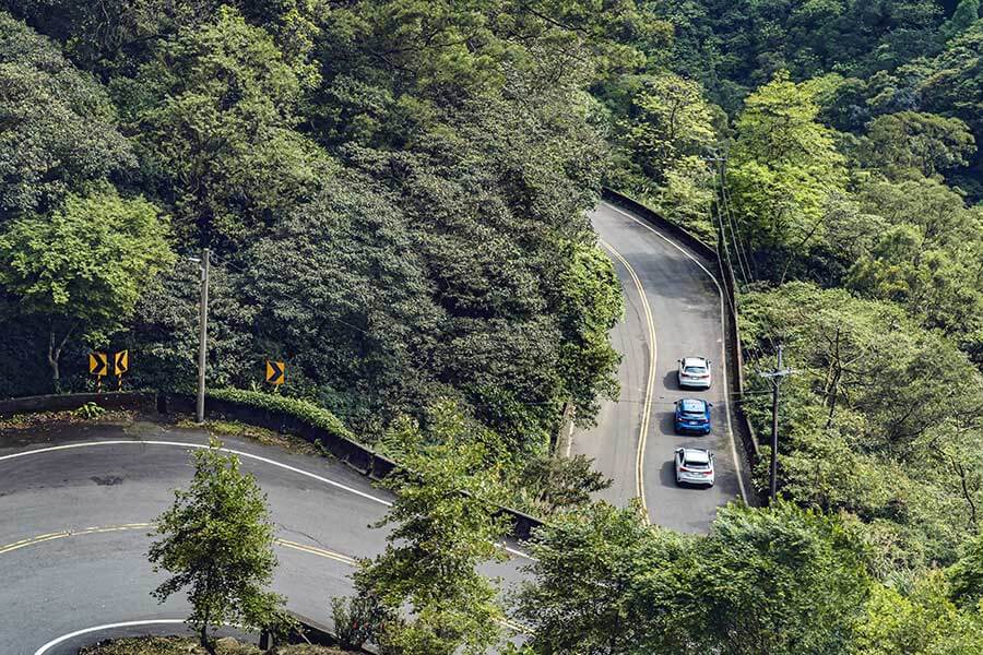 時至今日，四缸渦輪、四輪驅動，300匹、250萬已成固定菜式，端看各家調味與掌杓火候。