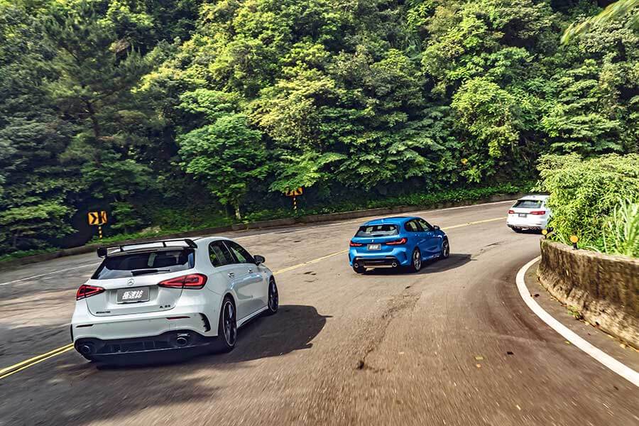 時至今日，四缸渦輪、四輪驅動，300匹、250萬已成固定菜式，端看各家調味與掌杓火候。