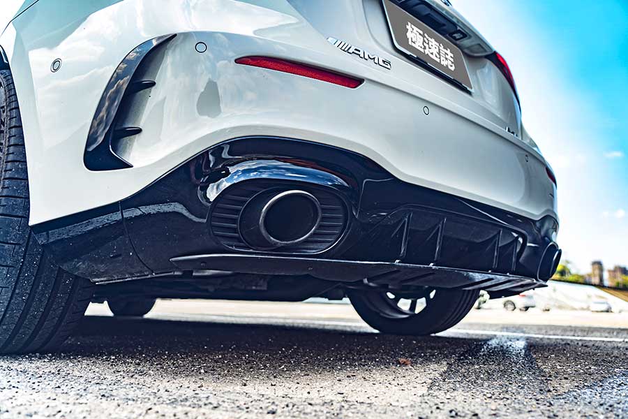 時至今日，四缸渦輪、四輪驅動，300匹、250萬已成固定菜式，端看各家調味與掌杓火候。