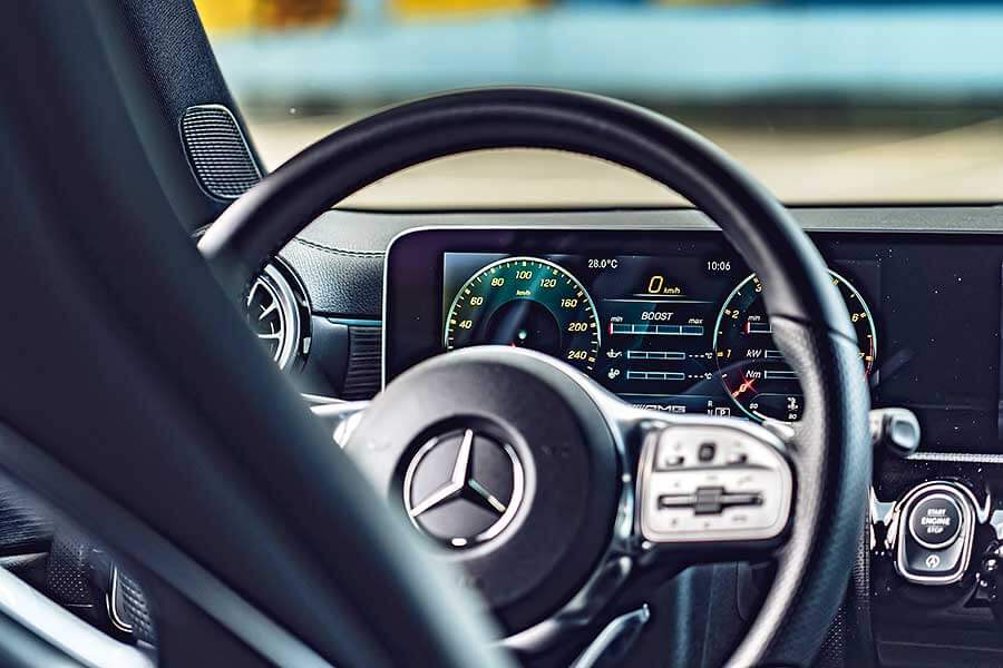 時至今日，四缸渦輪、四輪驅動，300匹、250萬已成固定菜式，端看各家調味與掌杓火候。