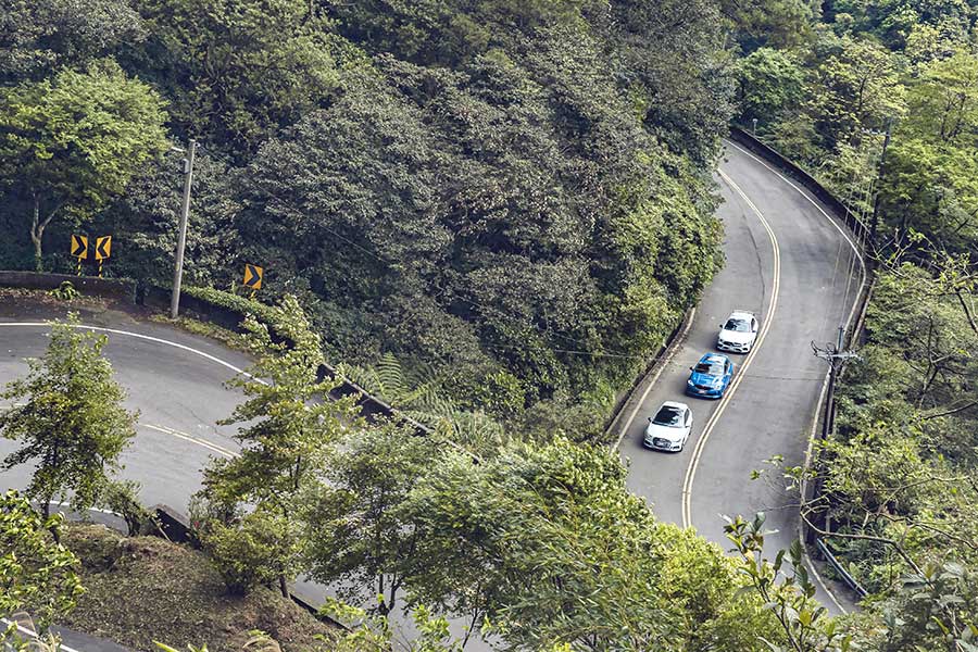 時至今日，四缸渦輪、四輪驅動，300匹、250萬已成固定菜式，端看各家調味與掌杓火候。