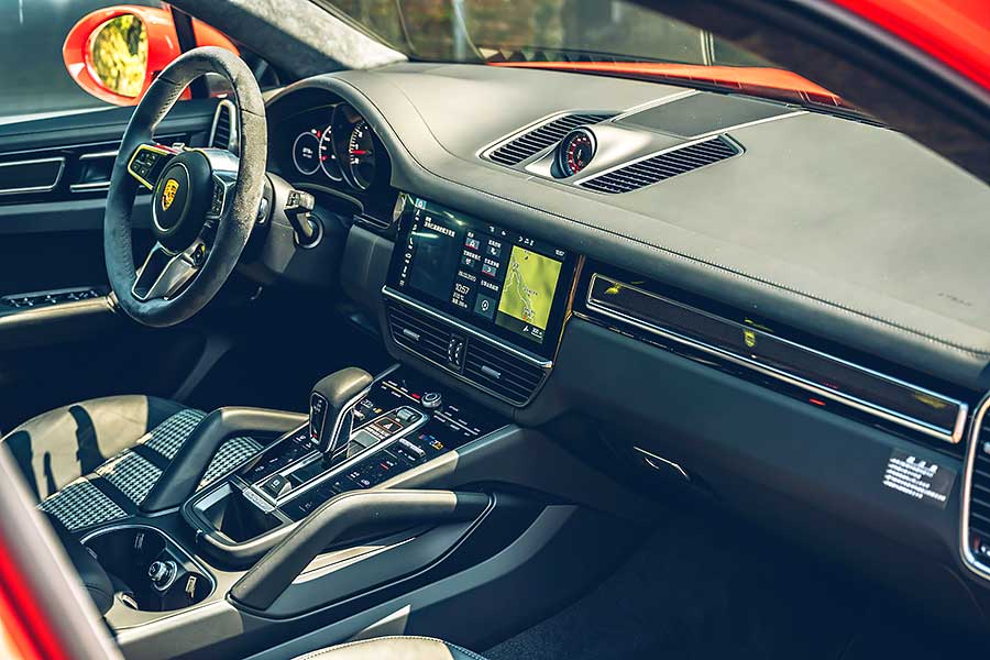 cayennecoupes-2 別以為保時捷慢了先機,它不過是做好做滿一擁而上。