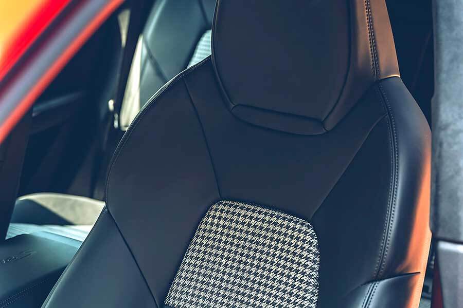 cayennecoupes-6 別以為保時捷慢了先機,它不過是做好做滿一擁而上。