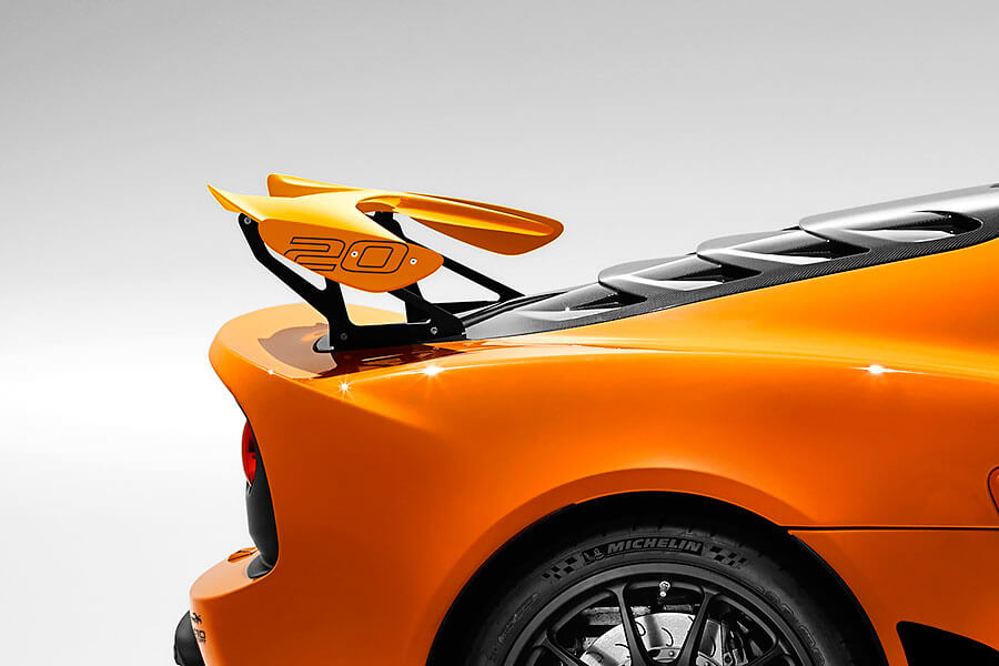 exigesport410-2 經歷三個成長階段(世代),EXIGE竟然默默二十歲了。