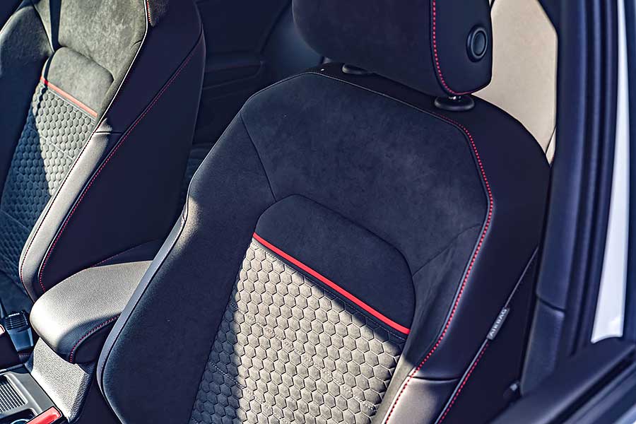 Golf GTI依舊保有王者風範，怪只怪在新進Focus ST太強，該呼叫八代目GTI了嗎？