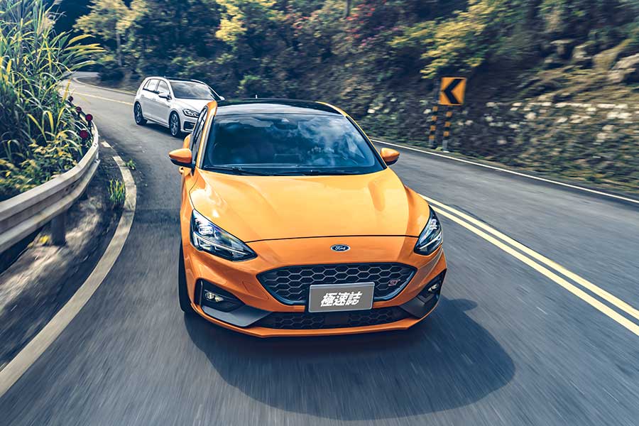 Golf GTI依舊保有王者風範，怪只怪在新進Focus ST太強，該呼叫八代目GTI了嗎？