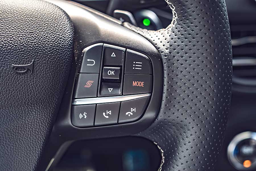 Golf GTI依舊保有王者風範，怪只怪在新進Focus ST太強，該呼叫八代目GTI了嗎？